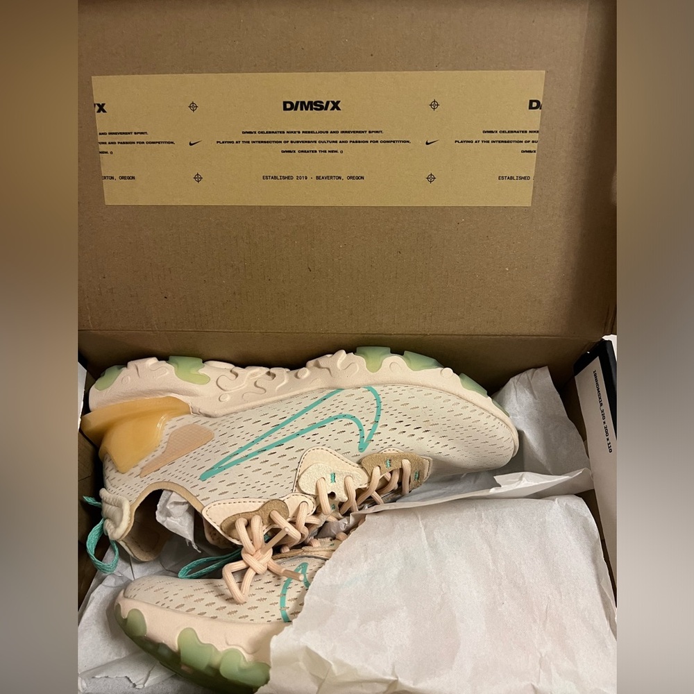 Nike Kids Cream Sneakers with Teal Swoosh